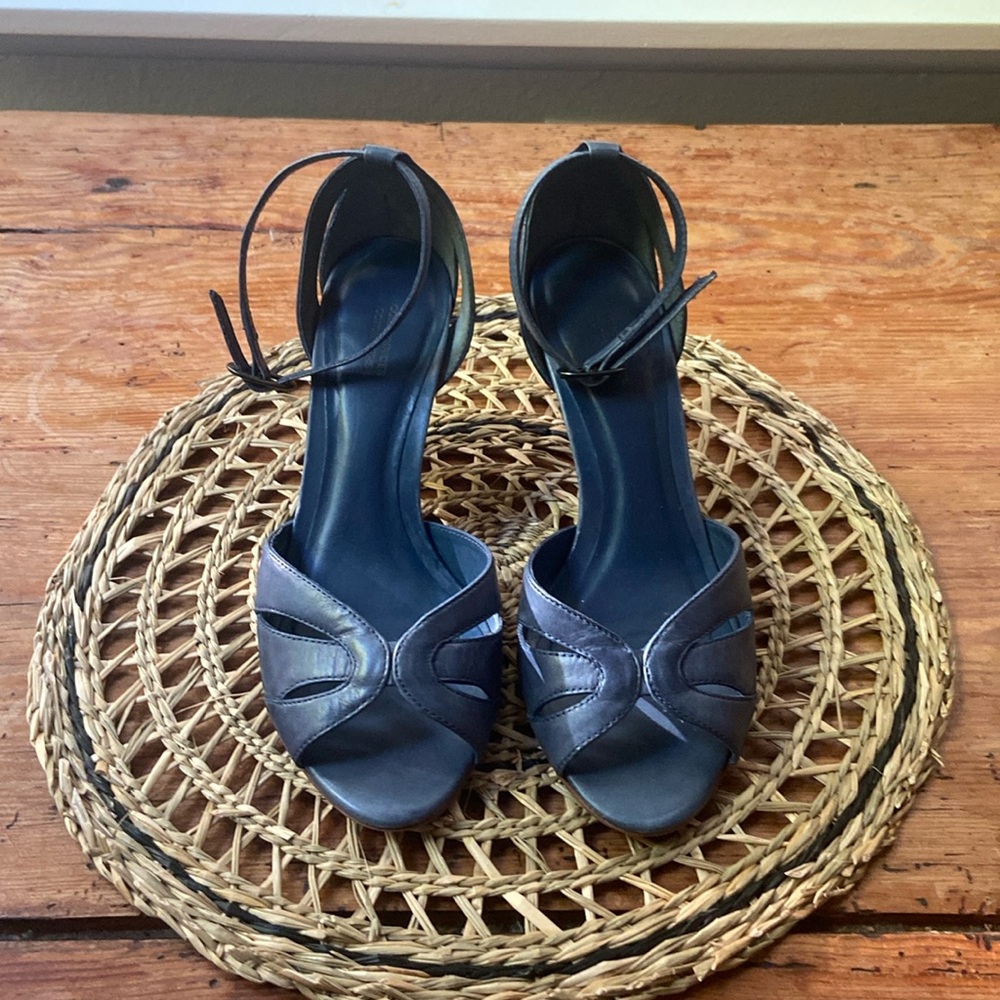 Summer blue heels from Comptoir des Cotonniers, a French fashion brand.